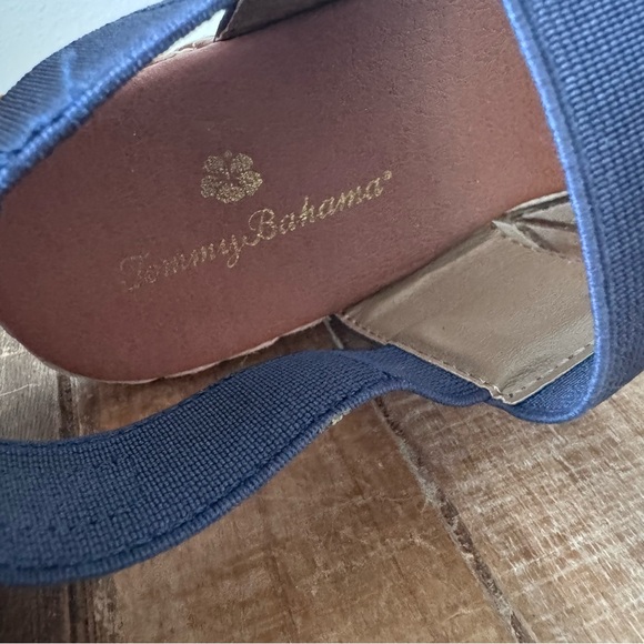Tommy Bahama André Assous Allison Wedges - Picture 8 of 10